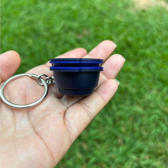 TUPPERWARE KEYCHAINS (3 PIECES SET) - Picture 12 of 16